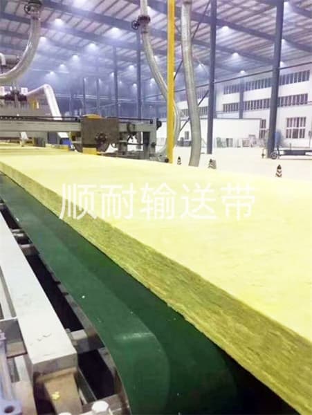 岩棉板输送带|顺耐输送带机械行业定制款